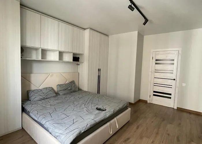 Квартира В Парку Біля Озера, 10 Хв До Центра, 1Км